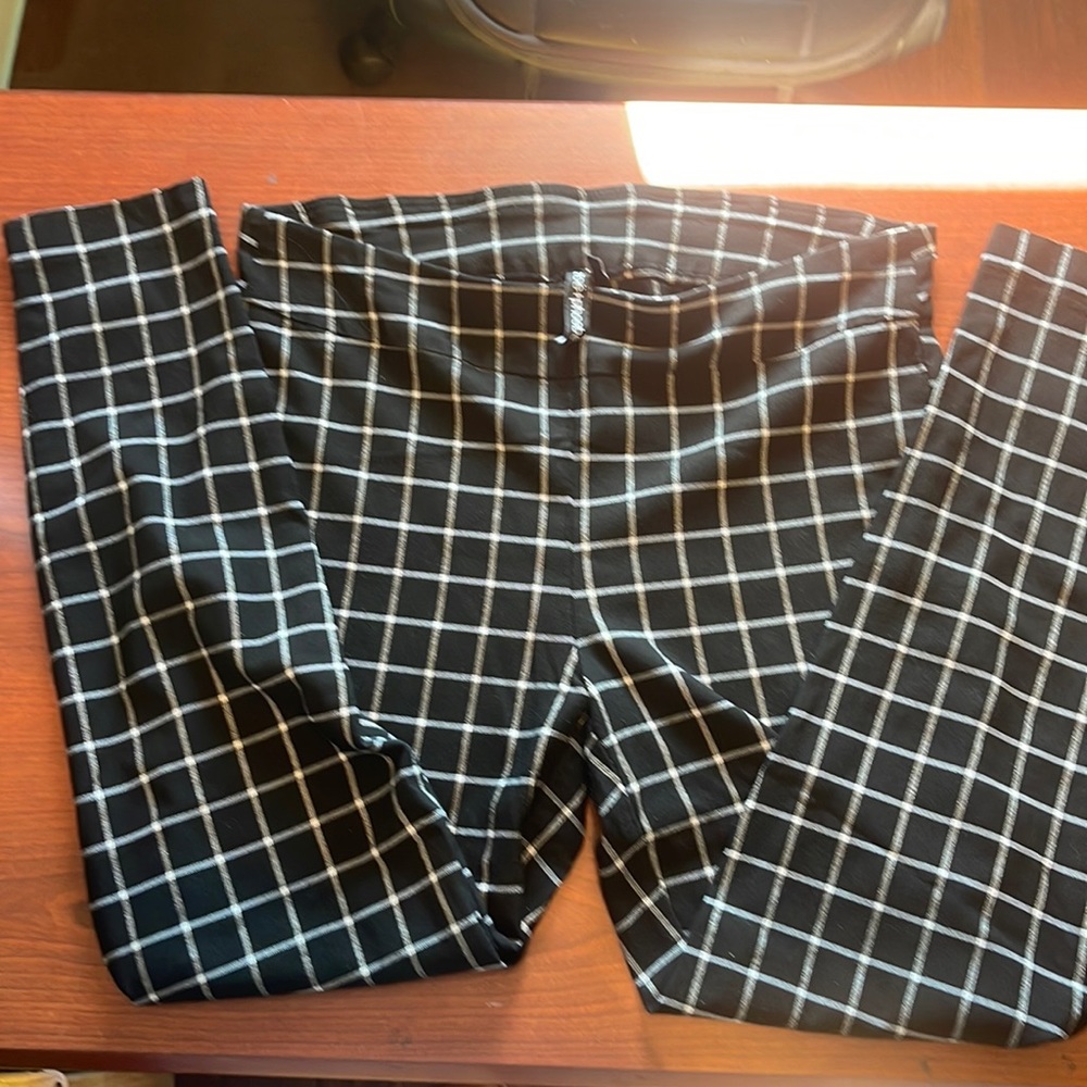 Gently used stretchy pants awesome pattern
